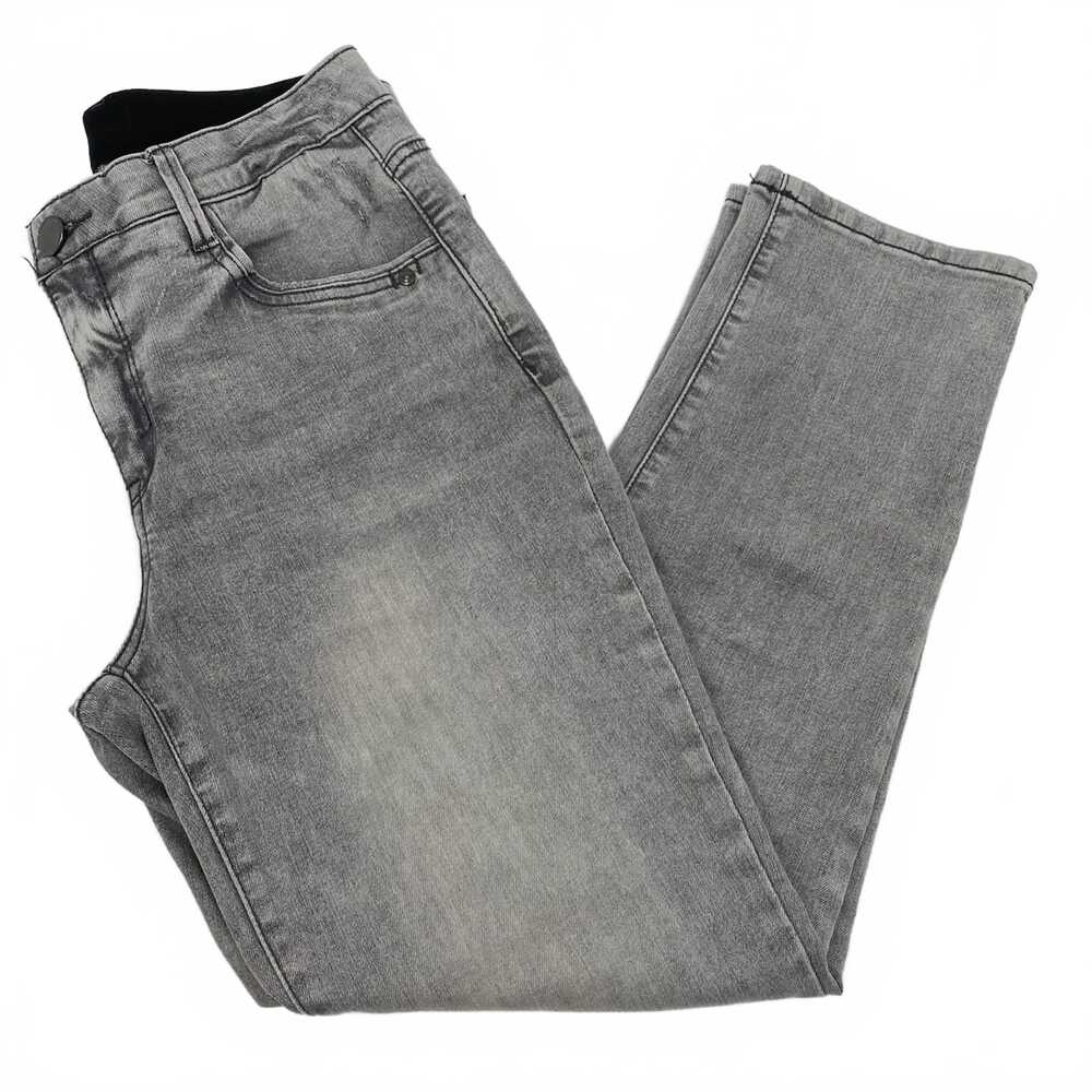 Democracy Gray Straight Leg Jeans One tiny orange spot near button | Womens 6